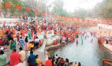 चैती छठ: व्रतियों ने डूबते सूर्य को दिया अघ्र्य, परिवार की खुशहाली की कामना