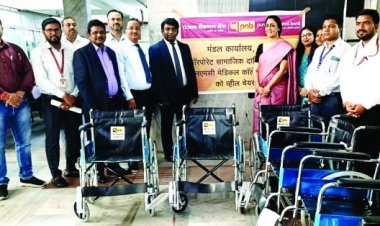 मेकाहारा को व्हीलचेयर प्रदान कर पीएनबी ने मनाया स्थापना दिवस