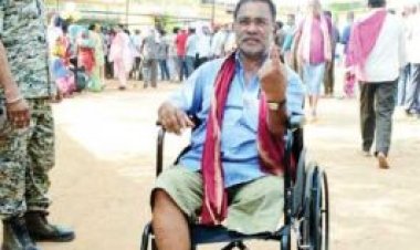 मतदाता रथ ने 12 सौ से अधिक दिव्यांग, वरिष्ठ नागरिकों को पहुंचाया मतदान केन्द्र