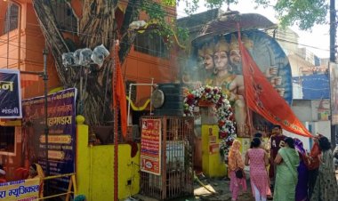 हनुमान जन्मोत्सव पर दर्शन के लिए मंदिरों में उमड़े श्रद्धालू