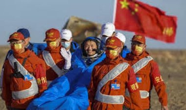 चीनी अंतरिक्ष यात्री छह महीने तक अंतरिक्ष में रहने के बाद धरती पर लौटे