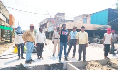 चरौदा कमिश्नर ने टीम संग ट्रांसपोर्ट नगर का दौरा किया