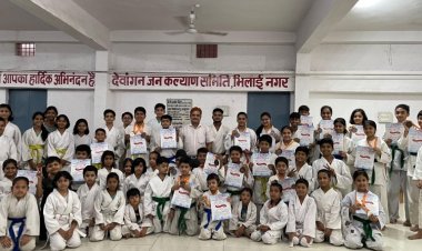 छत्तीसगढ़ ओपन राज्य कराटे चैंपियनशिप 2024 में अभिषेक मार्शल आर्ट एंड स्पोर्ट्स एकेडमी रिसाली के बच्चों ने 1 गोल्ड और 10 रजत सहित 32 पदक जीतने का गौरव हासिल किया 