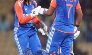 ब्रिट्स और काप के अर्धशतक, दक्षिण अफ्रीका ने भारत को 12 रन से हराया