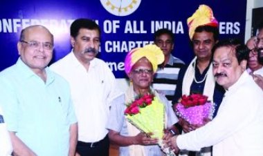 छत्तीसगढ़ सराफा एसो. के नवनिर्वाचित अध्यक्ष, महासचिव और कोषाध्यक्ष का कैट द्वारा सम्मान