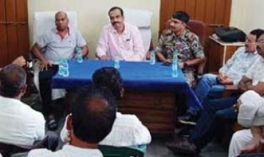 शांति और सद्भावपूर्ण तरीके से त्यौहार मनाने की अपील