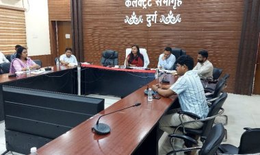 नगरीय निकायों की समीक्षा बैठक में स्वच्छता सर्वेक्षण पर जोर