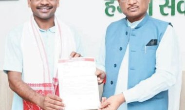 बिरसा मुंडा व बाबा कार्तिक उरांव के नाम पर चौक स्थापना करने सीएम से की मांग