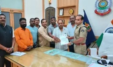 जिला आर्थिक प्रकोष्ठ भाजपा के सदस्यों ने की एसपी से मुलाकात, कहा रात्रि 10 बजे के बाद ठेलो, खोमचे, ढाबा व दुकान को बंद करवाये..