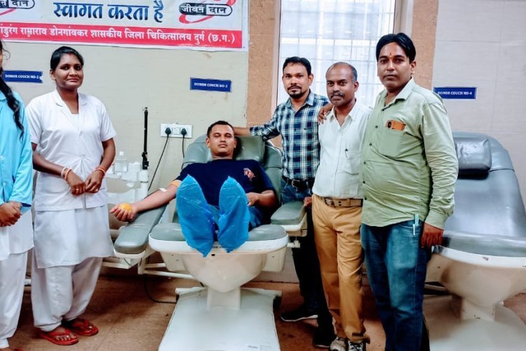 डा.अग्रवाल के कॉल पर रक्तवीरों ने बारिश पानी की परवाह किए बिना मरीजों की बचाई जान...