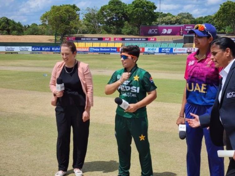 पाक ने यूएई को 10 विकेट से रौंदा, सेमीफाइनल का दावा मजबूत किया