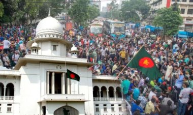 Bangladesh: सरकार के बाद अब बांग्लादेश की न्यायपालिका में भी तख्तापलट, प्रदर्शनकारियों के अल्टीमेटम के बाद चीफ जस्टिस ने इस्तीफा दिया