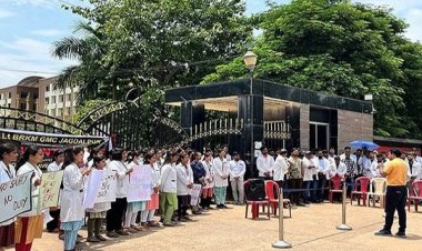 छत्तीसगढ़ में डॉक्टरों की हड़ताल: रायपुर, जगदलपुर, कोरबा व जीपीएम में प्रदर्शन