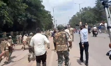 Durg: कांग्रेसी कार्यकर्ताओं ने किया थाने का घेराव, पुलिस ने दौड़ा-दौड़ाकर पीटा, लाठीचार्ज में थानेदार घायल