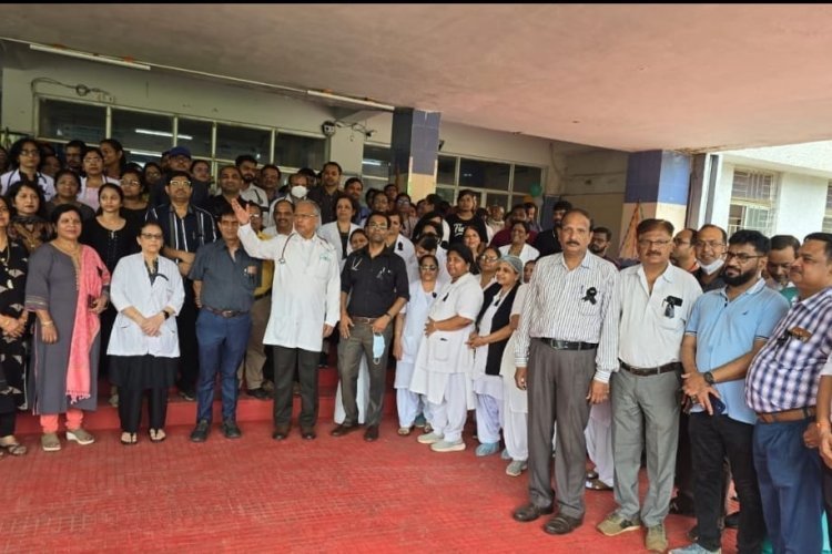 कोलकाता महिला डॉक्टर की हत्या एवं डॉक्टर्स से मारपीट के विरोध में कल डॉक्टर रहेंगे हड़ताल पर