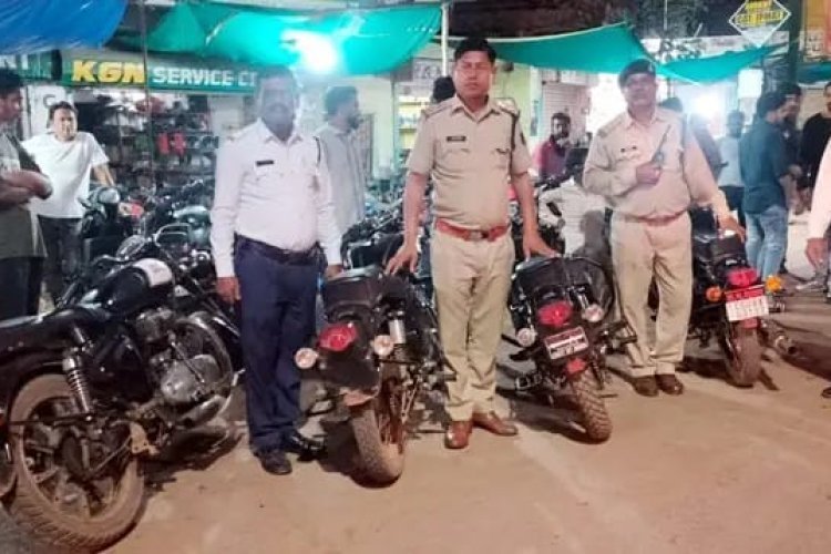 यातायात पुलिस ने मोडीफाई साइलेंसर वाले वाहन पर की कार्यवाही