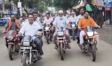 निराश्रित गोवंश के लिए सुसनेर में शांतिपूर्ण बंद:शाम को जुलूस निकालकर कलेक्टर को सौंपेंगे ज्ञापन