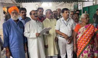 मध्य प्रदेश लघु वेतन कर्मचारी संघ पदाधिकारी मंत्री से मिले:उच्च पद के प्रभार एवं अन्य मांगों को लेकर स्कूल शिक्षा मंत्री को सौंपा ज्ञापन