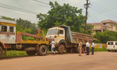 कातुलबोर्ड मार्ग में सडक किनारे खडे  कंडम वाहनो से आम नागरिको को आवागमन में हो रही परेशिनायो एवं सड़क दुर्घटना होने की संभावना को देखते हुए की गई कार्यवाही 