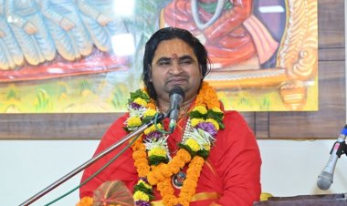 कथा में बाबा रामदेव की महिमा का गुणगान...