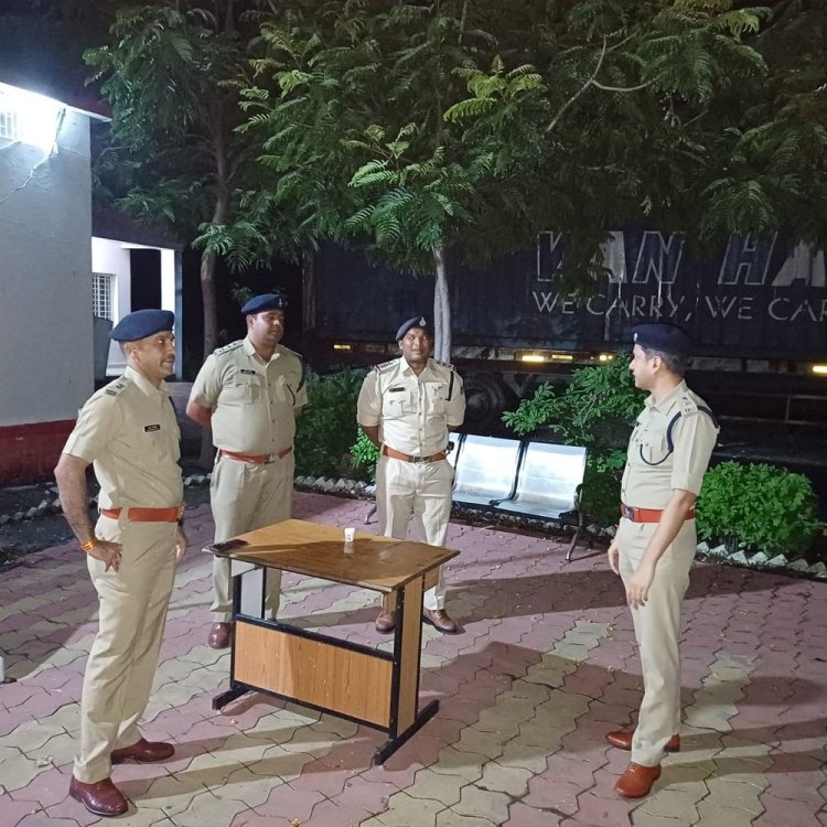 पुलिसकर्मियों की 43 टीम ने गुंडों-बदमाशों की धरपकड़ की:देर रात की गई काम्बिंग गश्त में 275 वारंटी व 8 इनामी बदमाश गिरफ्तार