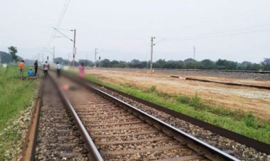 पटरी पर 2 युवकों की लाश मिली