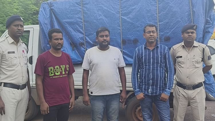 Durg News: चला रहे थे प्रतिबंधित गुटखा फैक्टरी, पुलिस ने तीन आरोपियों को किया गिरफ्तार