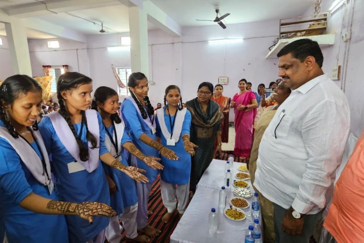 विधायक गजेंद्र यादव ने बच्चियों से लिए वचन& संतुलित आहार अपनाएंगे, मेहंदी लगाकर बच्चियों ने दिया बेटी बचाओ का संदेश