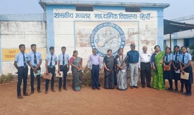 ‘ बढ़व संगवारी जीने की राह’ ने हिर्री स्कूल में बताई कैरियर की राह