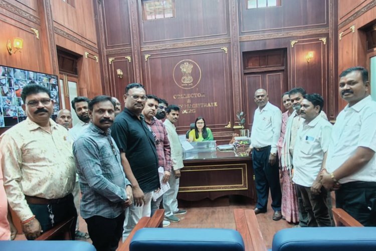 स्थानीय चुनाव के मतदाता सूची में नए नाम जोड़ने किए गए सभी आवेदन निरस्त किए जाने पर कलेक्टर से मिले भाजपा के प्रतिनिधि...