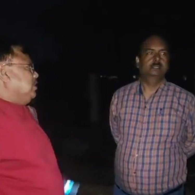 बिजली फीडर पर ऊर्जा मंत्री ने ग्रामीणों से की चर्चा:लोग बोले- क्षेत्र में भारी बिजली संकट; अधिकारियों को दिए कार्य में सुधार के निर्देश