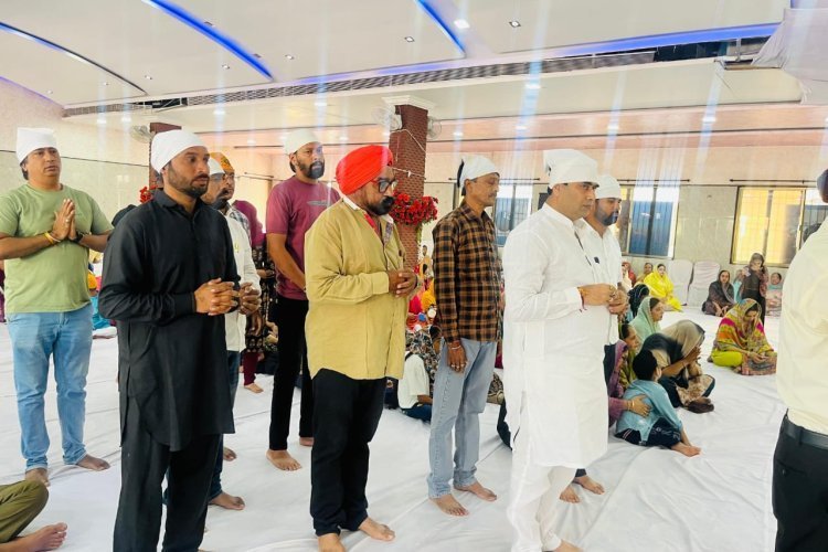 महापौर धीरज ने गुरुद्वारे में पहुंचकर माथा टेका और श्रद्धालुओं के साथ इस पवित्र दिन की खुशियां साझा कीं..