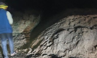 डिंडौरी में नर्मदा नदी में अवैध रेत उत्खनन जारी:अस्थाई रेत जांच चौकियों पर आरोप, ग्रामीणों ने उठाई अवैध भंडारण की समस्या