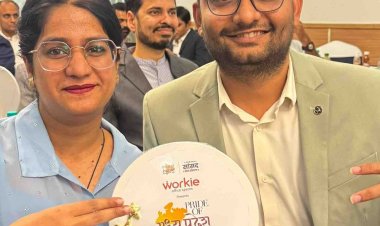 विमानन मंत्री ने किया इंदौर के स्टार्टअप का सम्मान:स्टार्टअप इकोसिस्टम को बढ़ावा देने के लिए हिमांशु और कोमल चतुर्वेदी को नवाजा