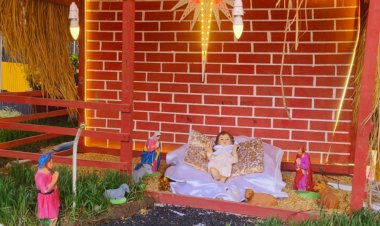 सेंट माइकल चर्च में मना प्रभु यीशु का जन्मोत्सव:चर्च में हुई प्रार्थना सभा, फादर बोले- क्रिसमस प्रेम-भाईचारे का प्रतीक