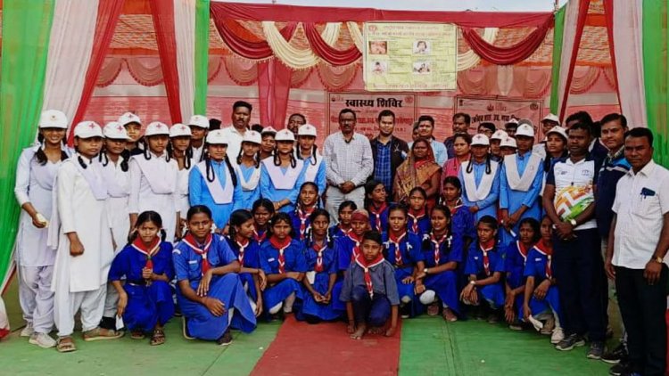 सिंगारपुर विद्यालय में आयोजित  स्वास्थ्य शिविर में स्काउट गाइड रेडक्रास एवं राष्ट्रीय सेवा योजना के छात्र छात्राओं का मिला विशेष सहयोग