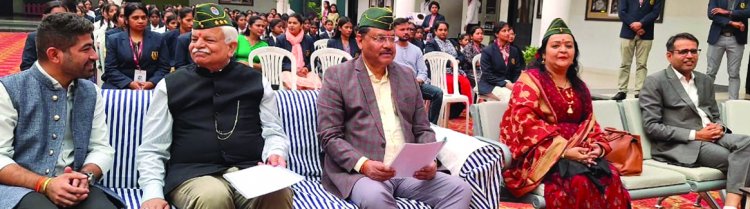 जेपी इंटरनेशनल में विजय दिवस पर राष्ट्रीय स्तर सम्मानित अतिथियों, पूर्व सैनिकों की भागीदारी