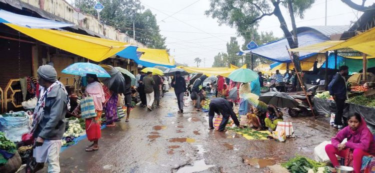 मौसम ने बदला मिजाज, ठंड के मौसम में बारिश