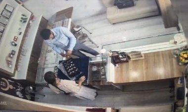 दसों उंगलियों में अंगूठी पहन भागा चोर: 5 लाख बताई जा रही कीमत, ग्राहक बन दुकान पर आया शातिर; CCTV में हुआ कैद