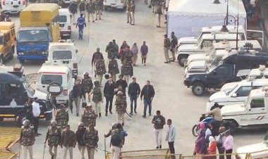 महाकाल मंदिर विस्तार के लिए चला बुलडोजर:257 मकानों को खाली कराया, 50 को गिराया; भारी पुलिस बल तैनात