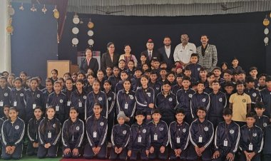 सेना दिवस पर छात्रों को बताई सैन्य कॅरियर की राह:कर्नल माथुर ने सेना में शामिल होने के लिए दिया मार्गदर्शन, छात्रों ने दिखाई रुचि