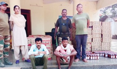 घर में दबिश देकर 10 लाख की पकड़ी अवैध शराब, 2 गिरफ्तार