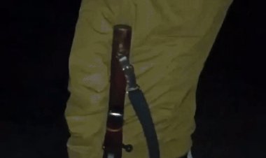 भिंड में बंदूक के दम पर रेत का अवैध परिवहन:लहार में डिलीवरी को लेकर विवाद, दो पक्षों में तनातनी; वीडियो वायरल