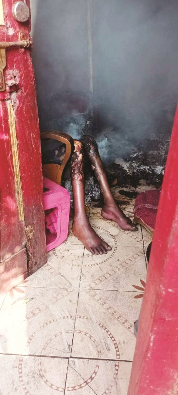 घर में आग तापते बुजुर्ग की जलकर मौत