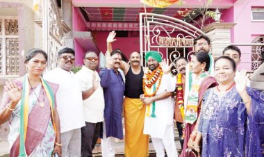 मेयर कांग्रेस प्रत्याशी मलकीत का जनसंपर्क,नगर सरकार से कांग्रेस की वापसी के लिए वार्डों में बहा रहे पसीना