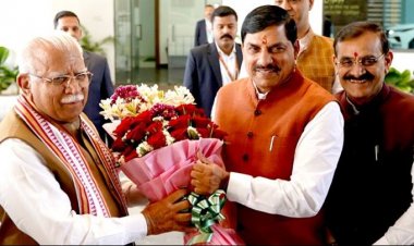 मुख्यमंत्री डॉ. मोहन यादव ने केंद्रीय मंत्री श्री मनोहर लाल खट्टर का समत्व भवन  में पुष्प-गुच्छ भेंटकर स्वागत किया।