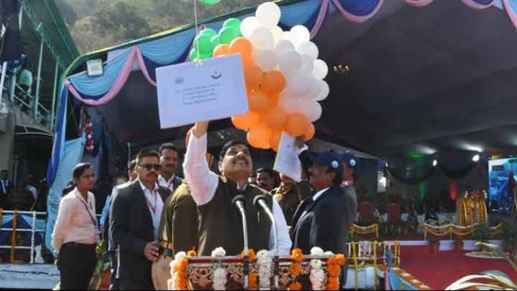 मुख्यमंत्री डॉ. मोहन यादव ने बोट क्लब पर 24 वीं IPS वॉटर स्पोर्ट्स प्रतियोगिता के शुभारंभ पर रंग-बिरंगे गुब्बारे मुक्त आकाश में छोड़े।