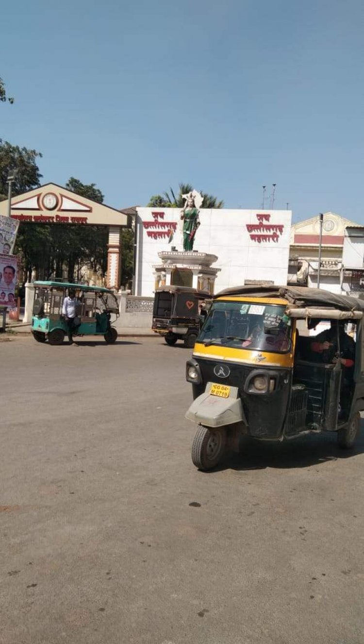 छत्तीसगढ़ महतारी स्थल बना ऑटो स्टैंड