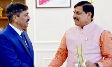 मुख्यमंत्री डॉ. मोहन यादव से तमिलनाडु के पुलिस महानिदेशक श्री शैलेश यादव ने समत्व भवन (मुख्यमंत्री निवास)  में सौजन्य भेंट की।