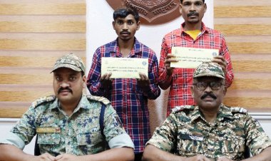 एक-एक लाख के दो ईनामी नक्सलियों का समर्पण